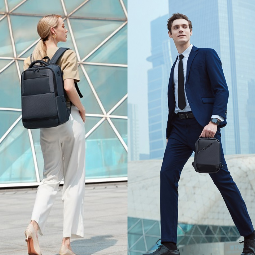 Frau mit Rucksack und Mann mit Crossbody Tasche, beide im Business-Outfit vor urbaner Stadtkulisse.