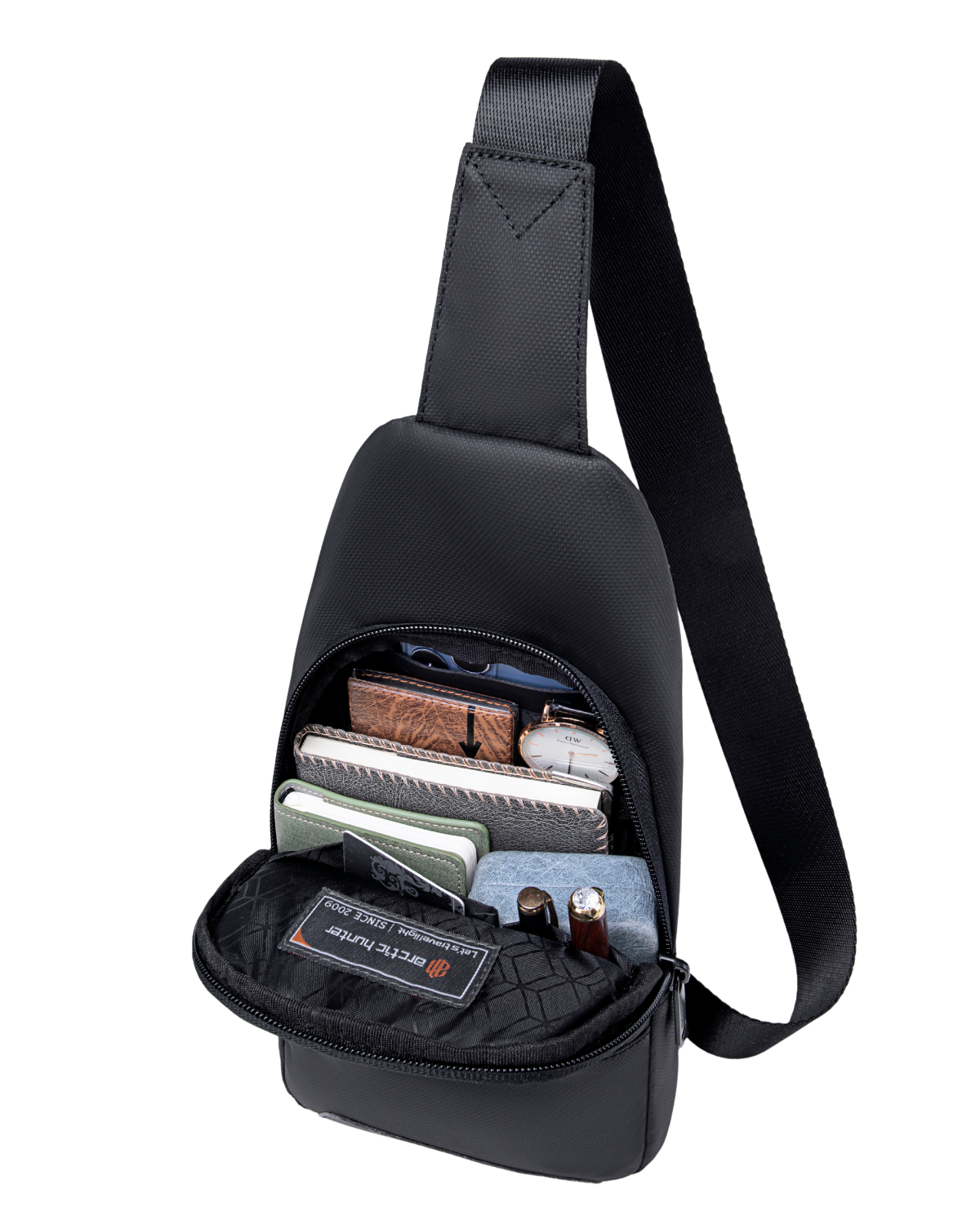 Geräumiges Hauptfach der Arctic Hunter Solid Crossbody-Tasche – genug Platz für Essentials