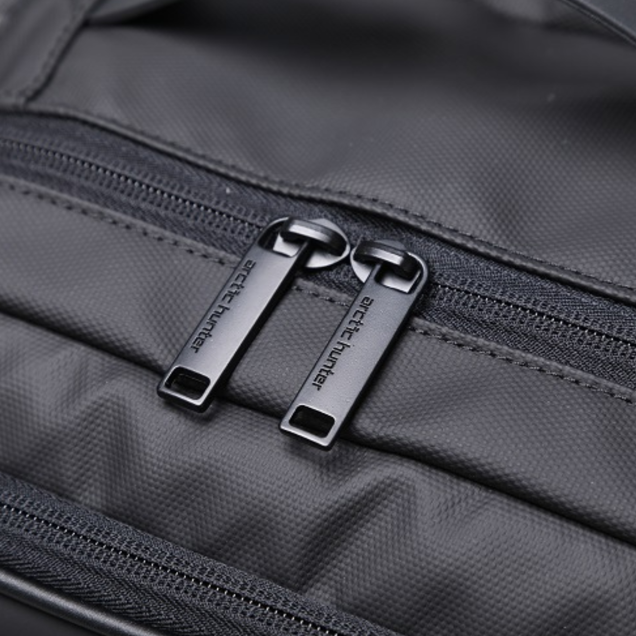 Arctic Hunter TravelMate 3-in-1 wasserabweisender Rucksack Herren aus Premium-Material mit robustem Reißverschluss – ideal für Arbeit, Alltag und Reisen