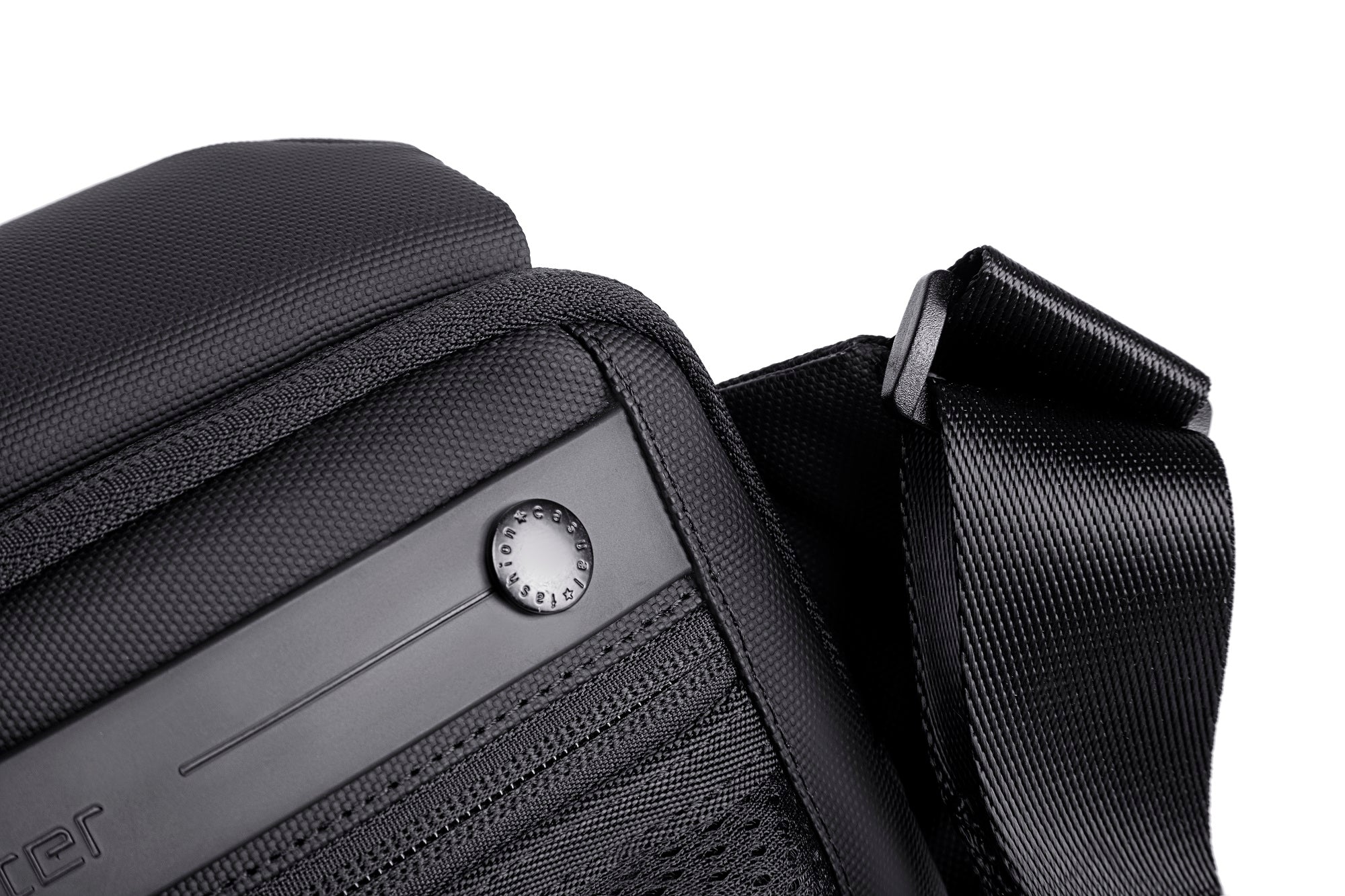 Detailaufnahme der ArcticFlex Pro mit sauber verarbeiteten Nähten, hochwertigen Materialien und sorgfältig ausgeführten Details.