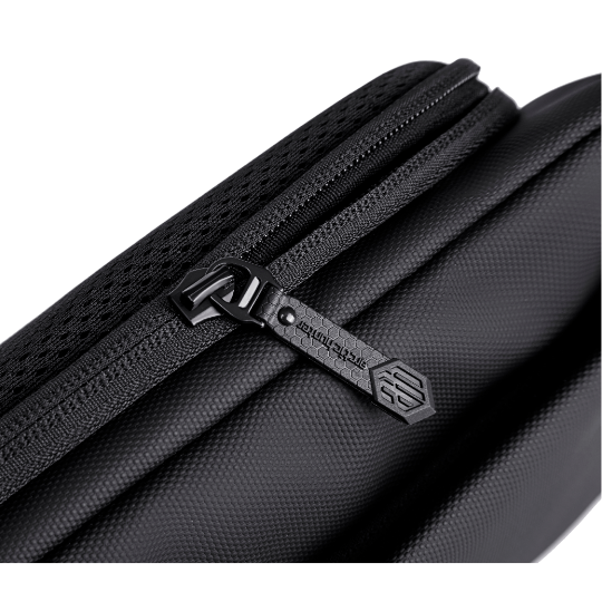 Crossbody Bag Chill aus wasserabweisendem Material – Nahaufnahme