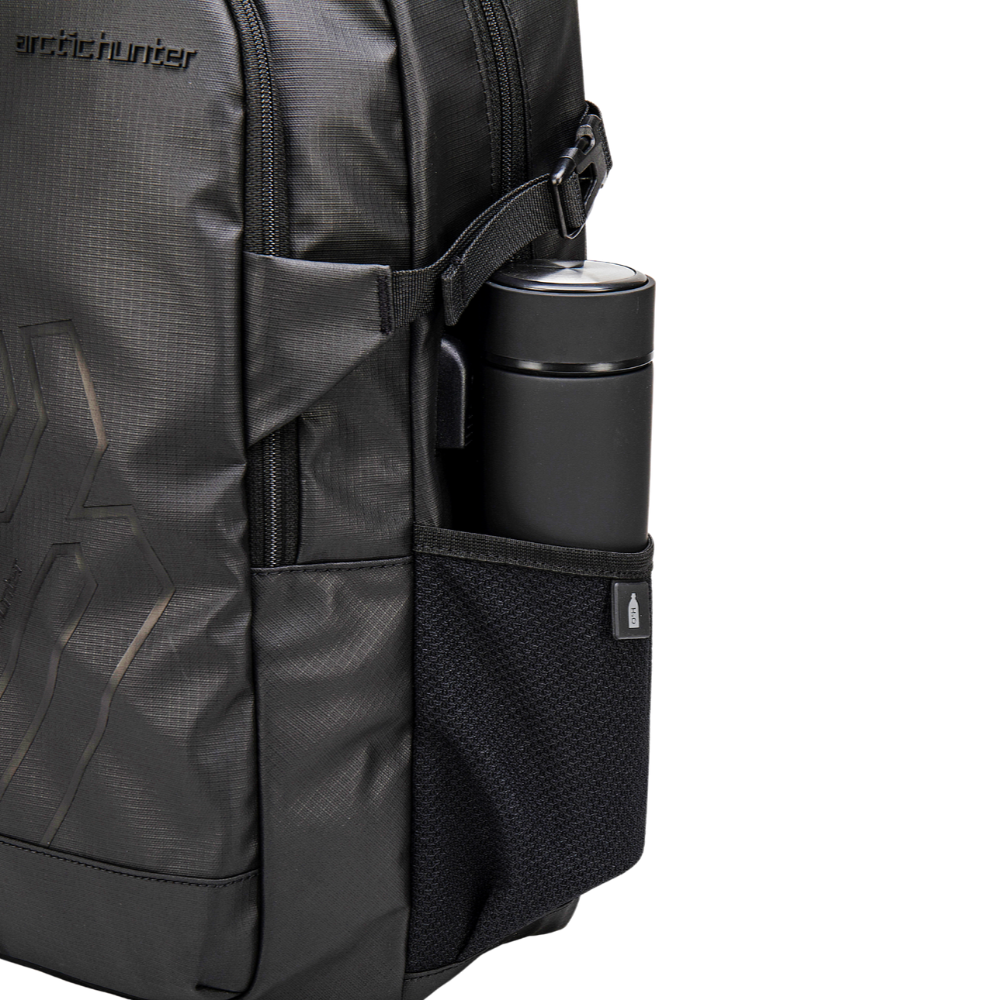 Seitentaschen am Dynamic Duo – perfekt für Regenschirm oder Wasserflasche.