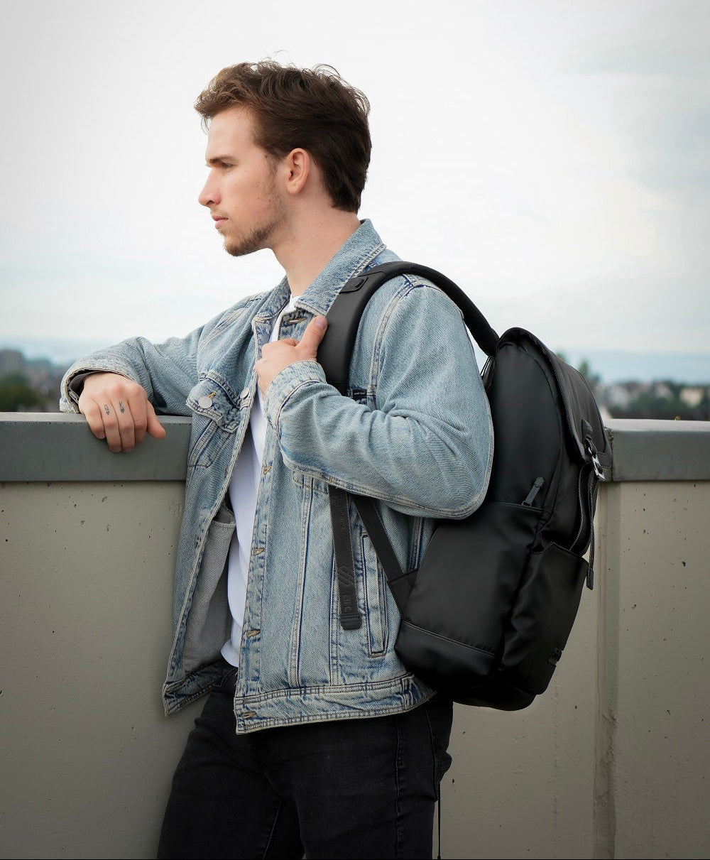 Jet Black Laptoprucksack mit USB-Anschluss – elegant & funktional