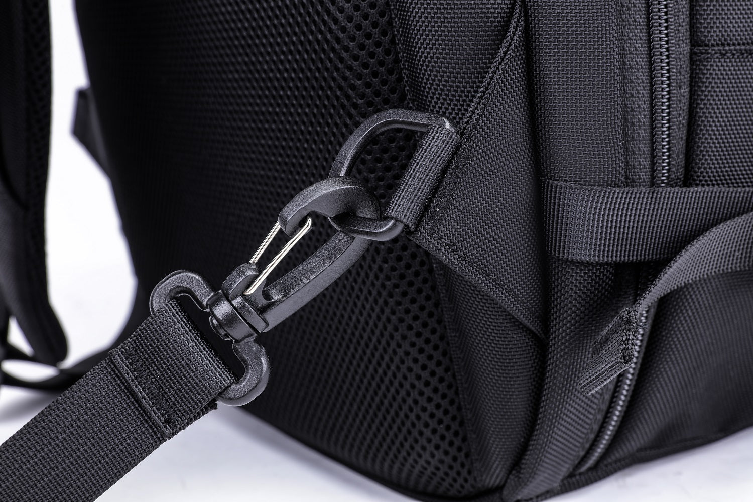 Modularer Rucksack für Alltag und Reisen – getragen als Komplettversio