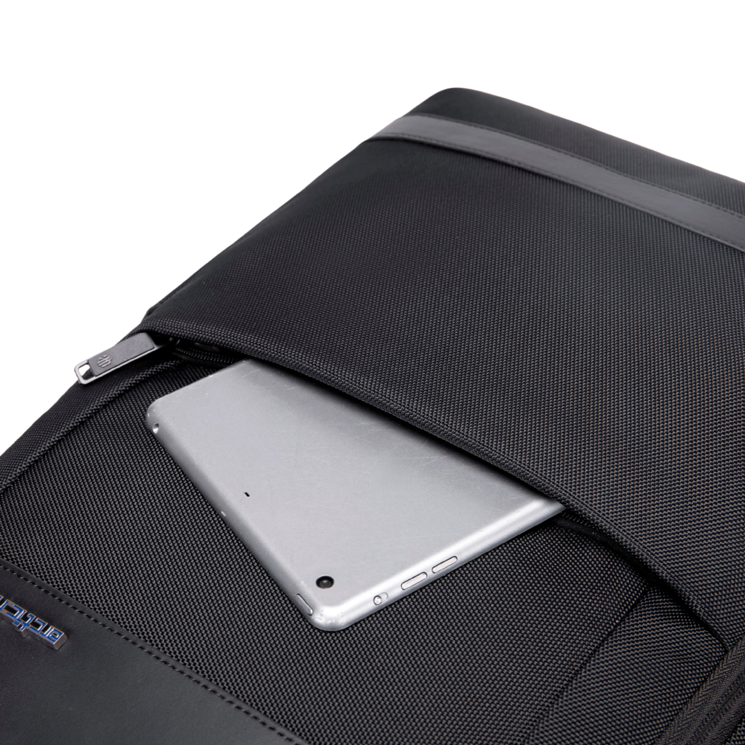 ClassicTech Rucksack mit zusätzlichen Vordertaschen – schneller Zugriff auf Essentials.
