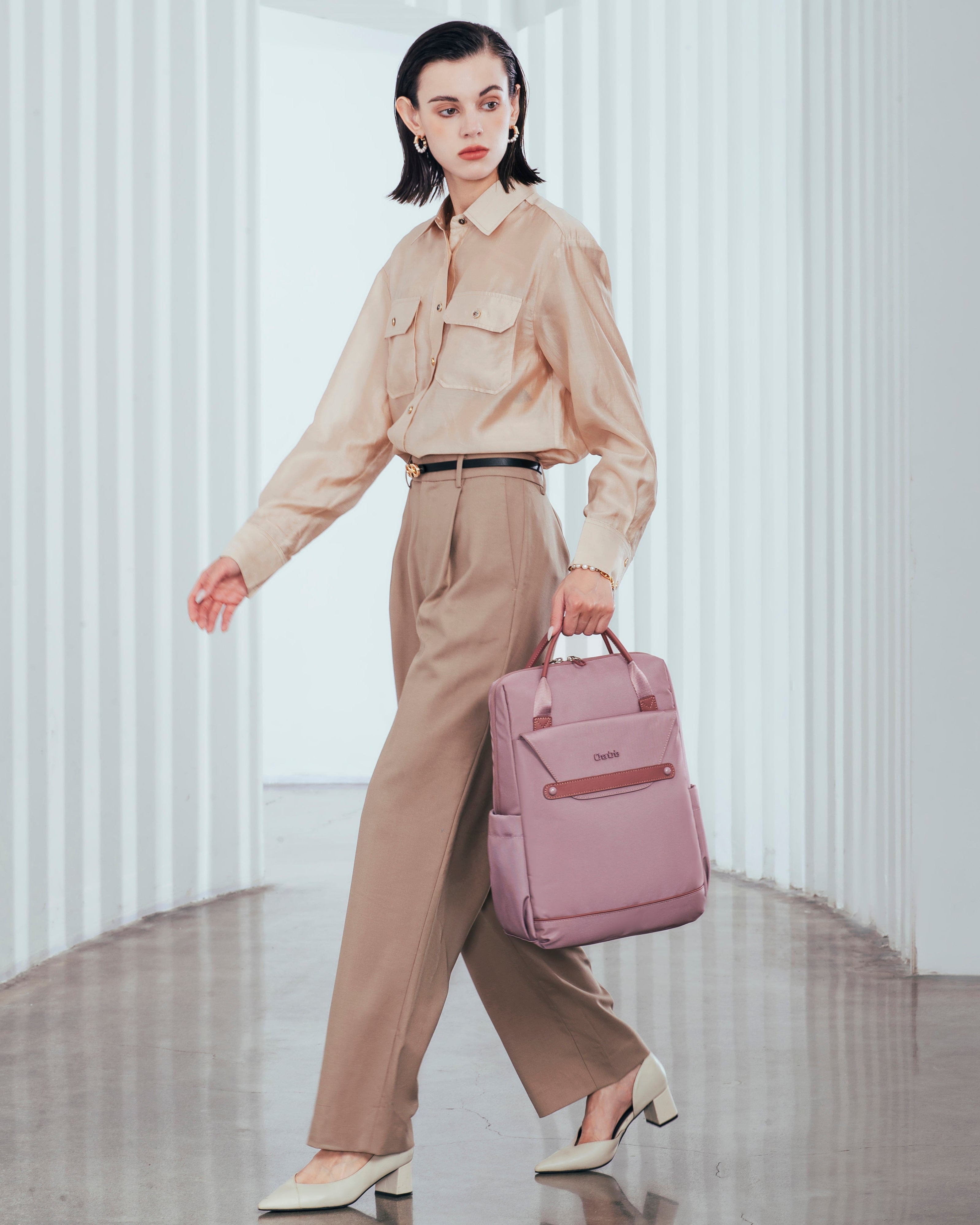 Damen Rucksack Chantria in Beige – moderner Business-Rucksack mit viel Stauraum für Laptop, Dokumente und tägliche Essentials