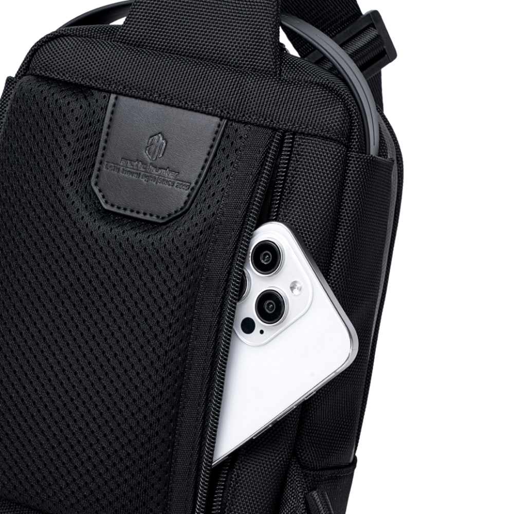 Durchdachtes Diebstahlschutzfach mit  der EliteComps Crossbody Tasche