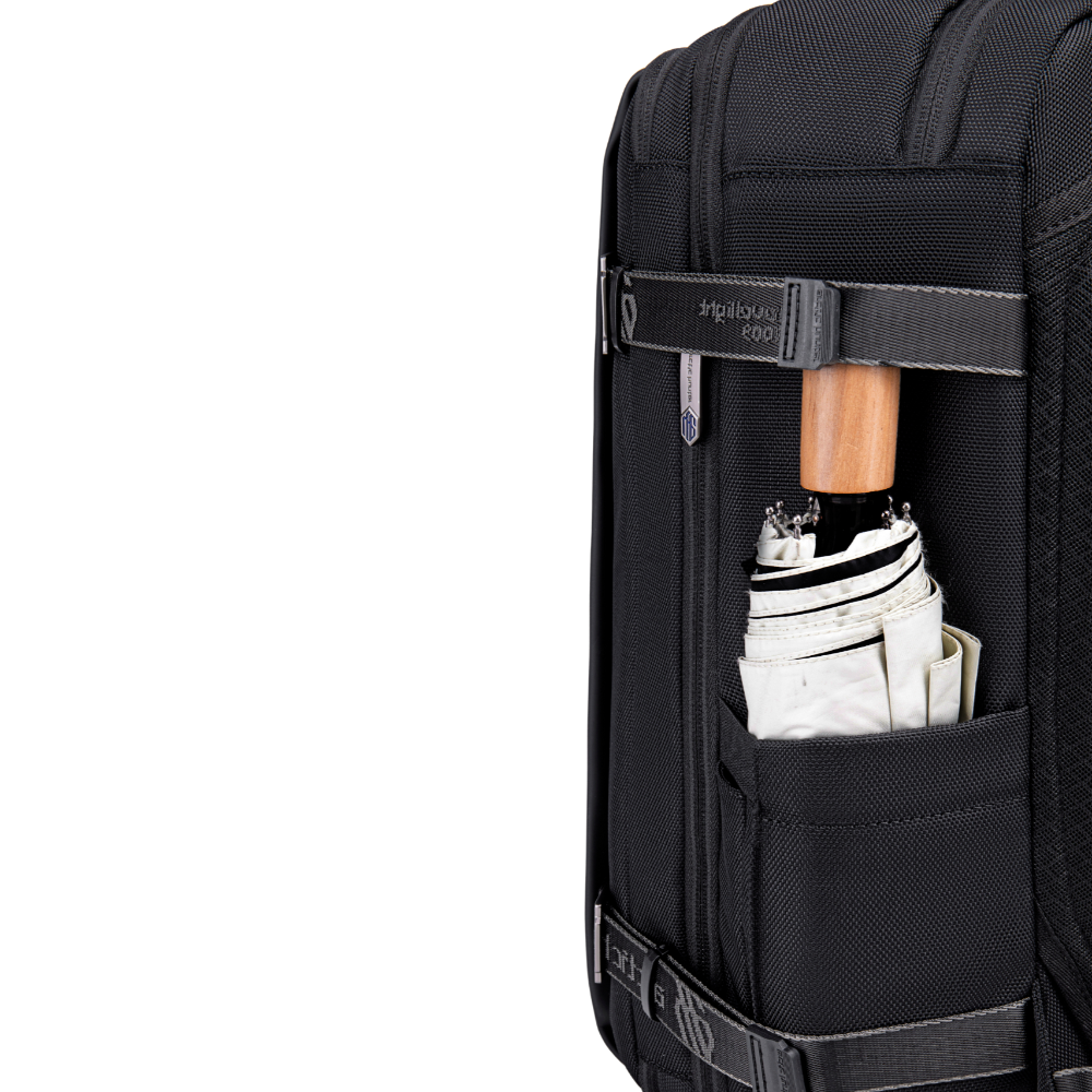 Expandable Explorer Rucksack – Seitentasche mit elastischer Halterung für Regenschirm oder Wasserflasche.