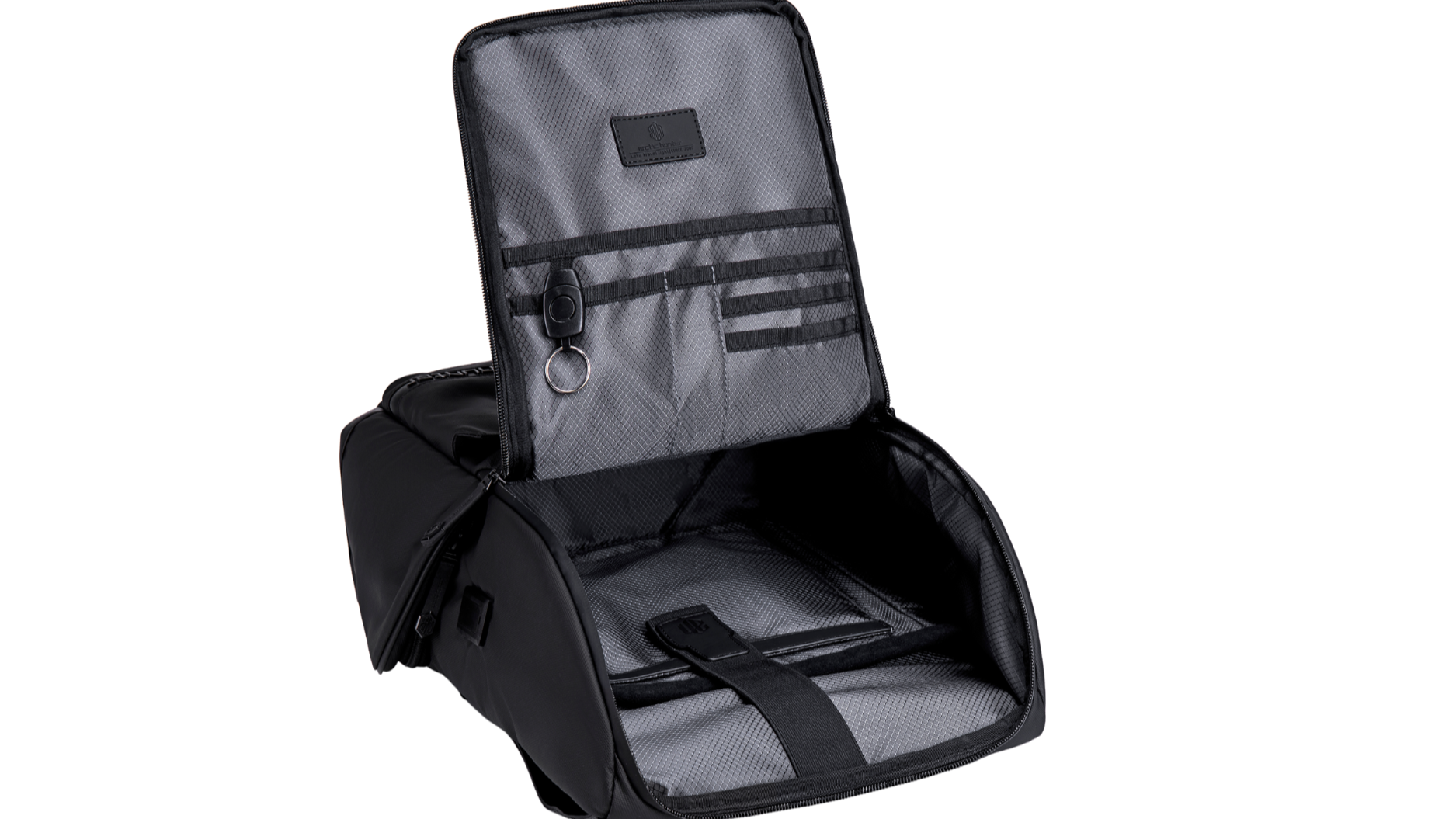 Jet Black Rucksack geöffnet – leer, mit viel Platz für Alltagsgegenstände