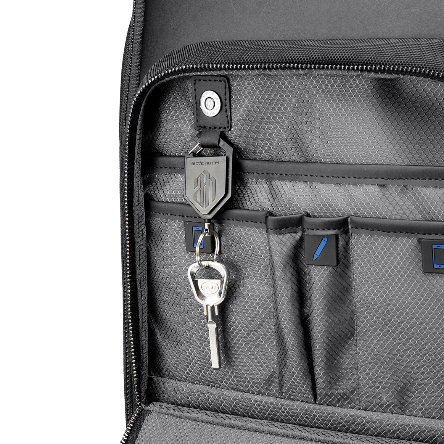 Nahaufnahme der Innentasche mit Schlüsselhalter und Organizer.